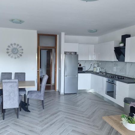 Apartments Ledic Krvavica Ngoại thất bức ảnh
