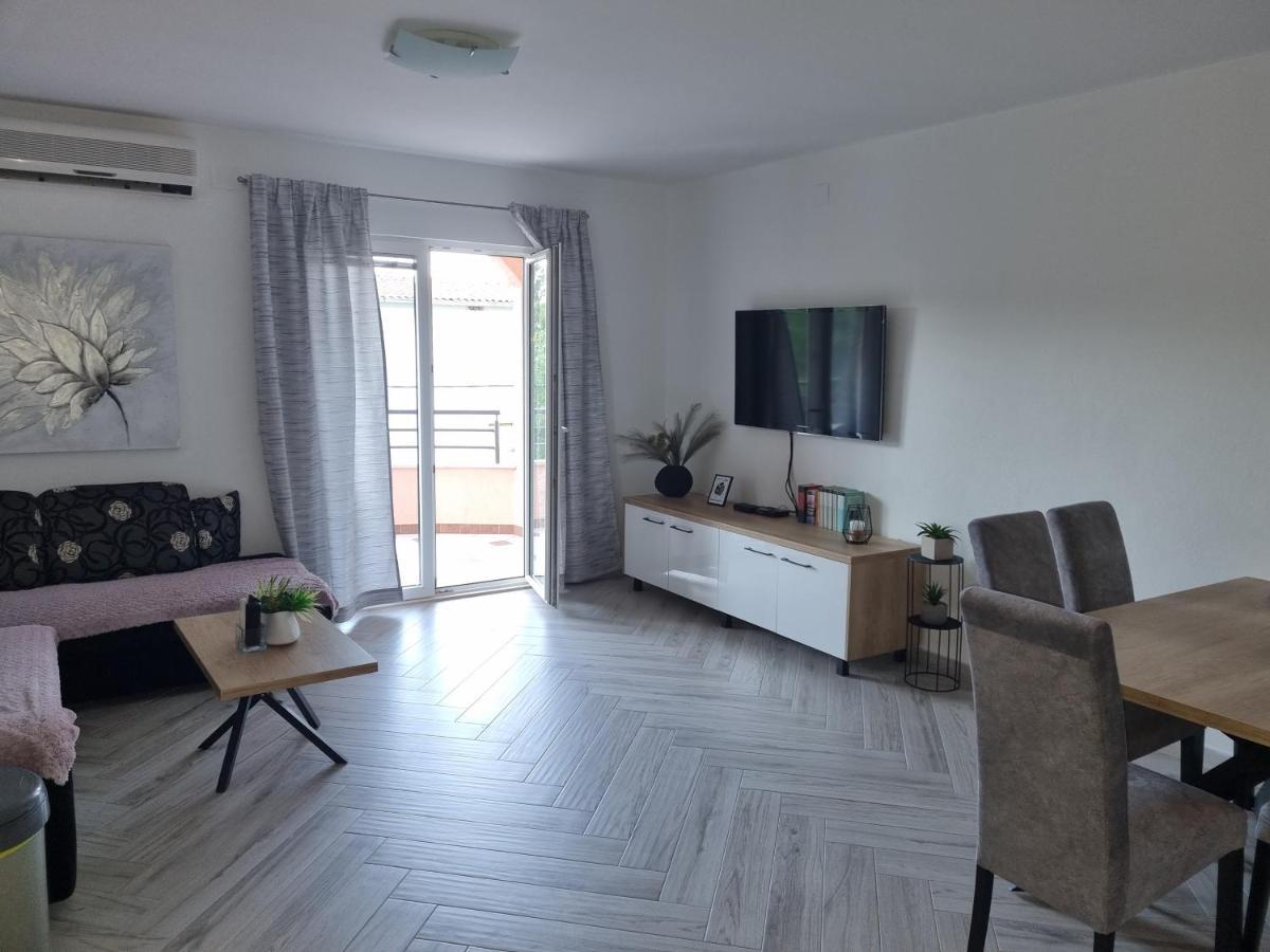 Apartments Ledic Krvavica Ngoại thất bức ảnh