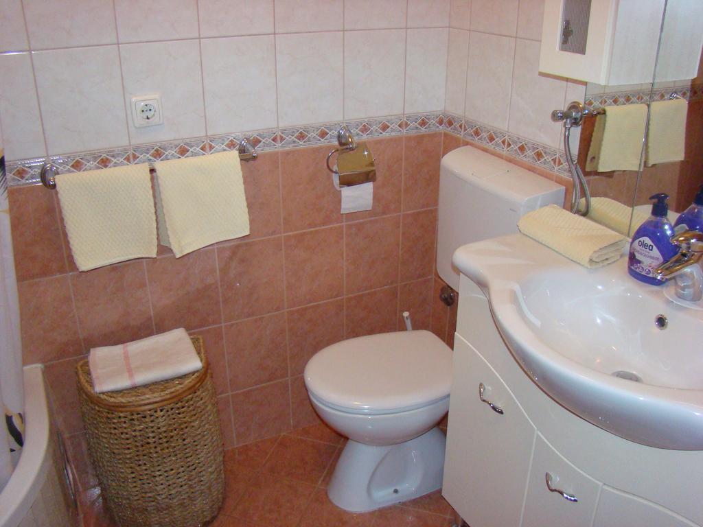 Apartments Ledic Krvavica Ngoại thất bức ảnh